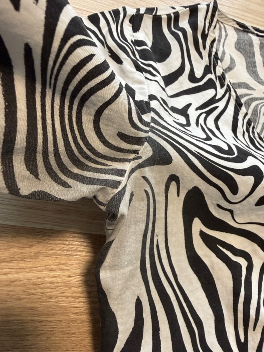 *READ-FLAWS* Paloma Wool Lera Psychedelic Zebra Black & White Swirl Crop Top - Picture 7 of 15